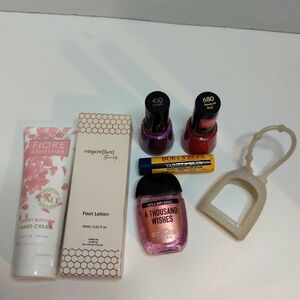 New Lot of 7 Beauty Items for Hands & Feet Fiore empow{her} Revlon Burt's Bees++